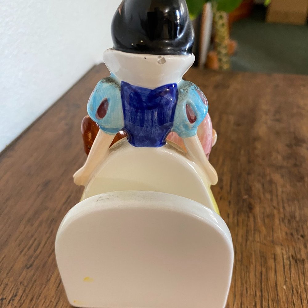 Vintage Snow White Napkin Holder With Doc and Happy Salt& Pepper Shakers - Picture 4 of 16